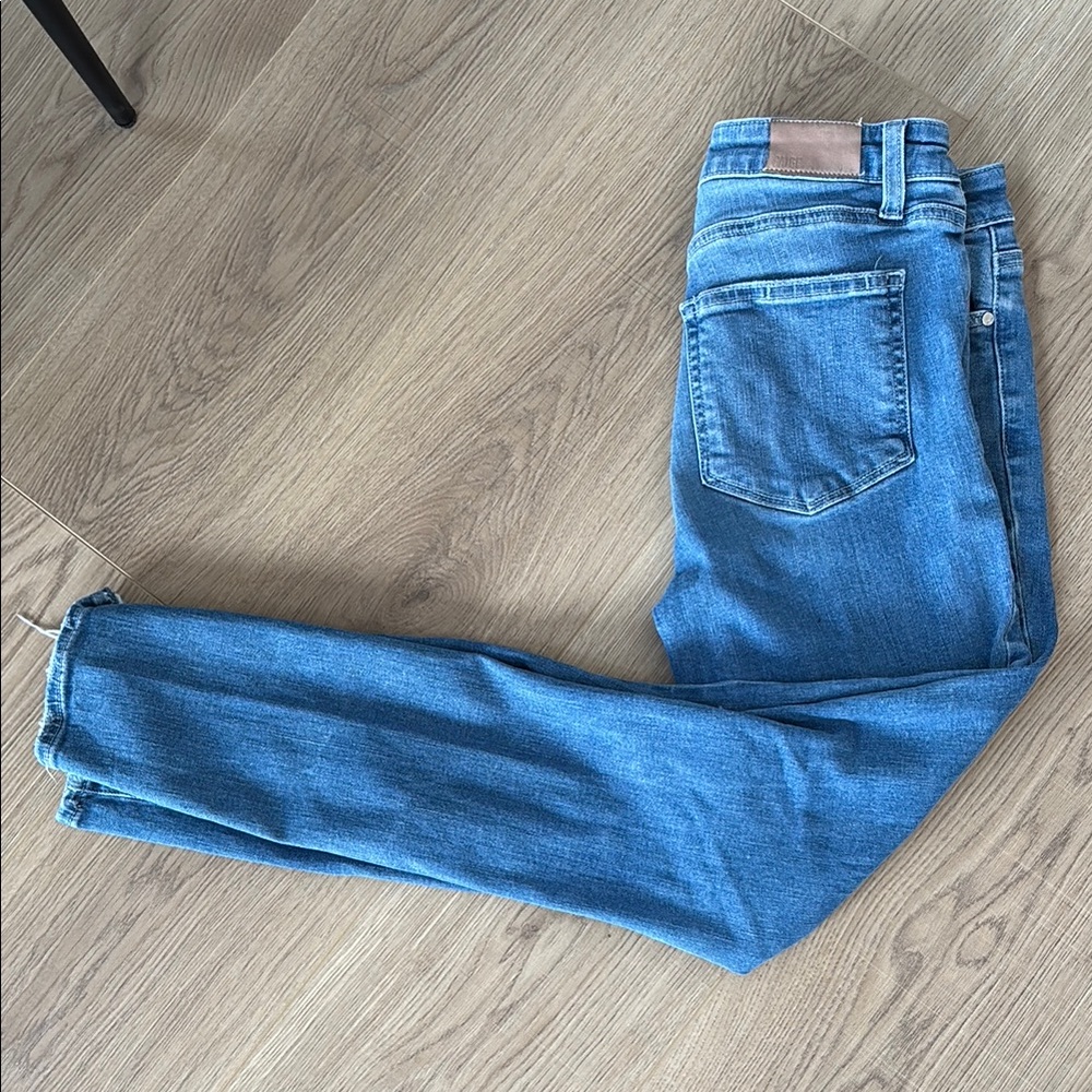 Size 26 Paige skinny jeans